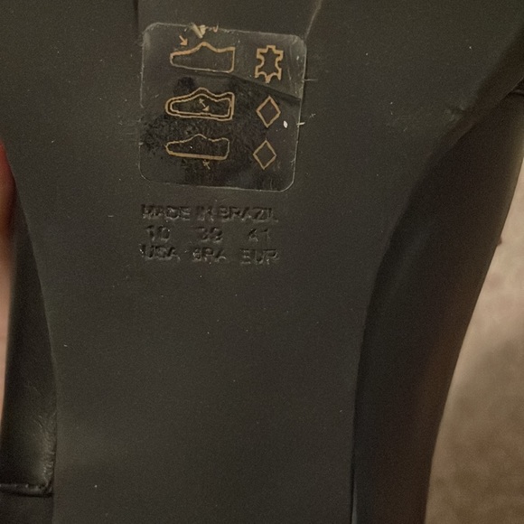 Saks Fifth Avenue Lug Sole Black Leather Ankle Boot Sz 10 - Picture 14 of 14